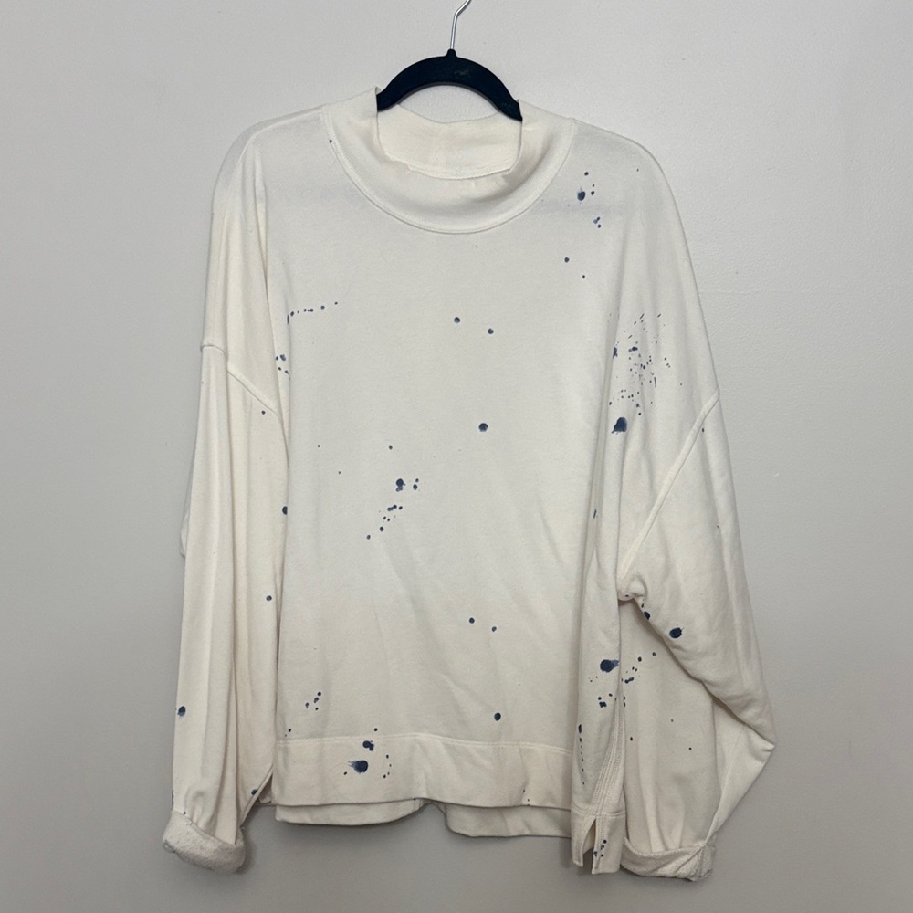 Old Navy Off-White Sweatshirt with Navy Splatter